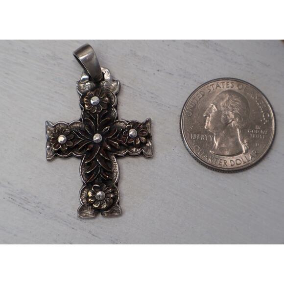 Jeep Collin’s Copper Sterling Silver Flower Cross Pendant 13.37G / 1.7in - Picture 4 of 5